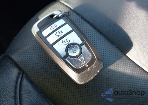 2017 Ford Edge Titanium z USA, uszkodzony, nr VIN 2FMPK4K83HBB40231